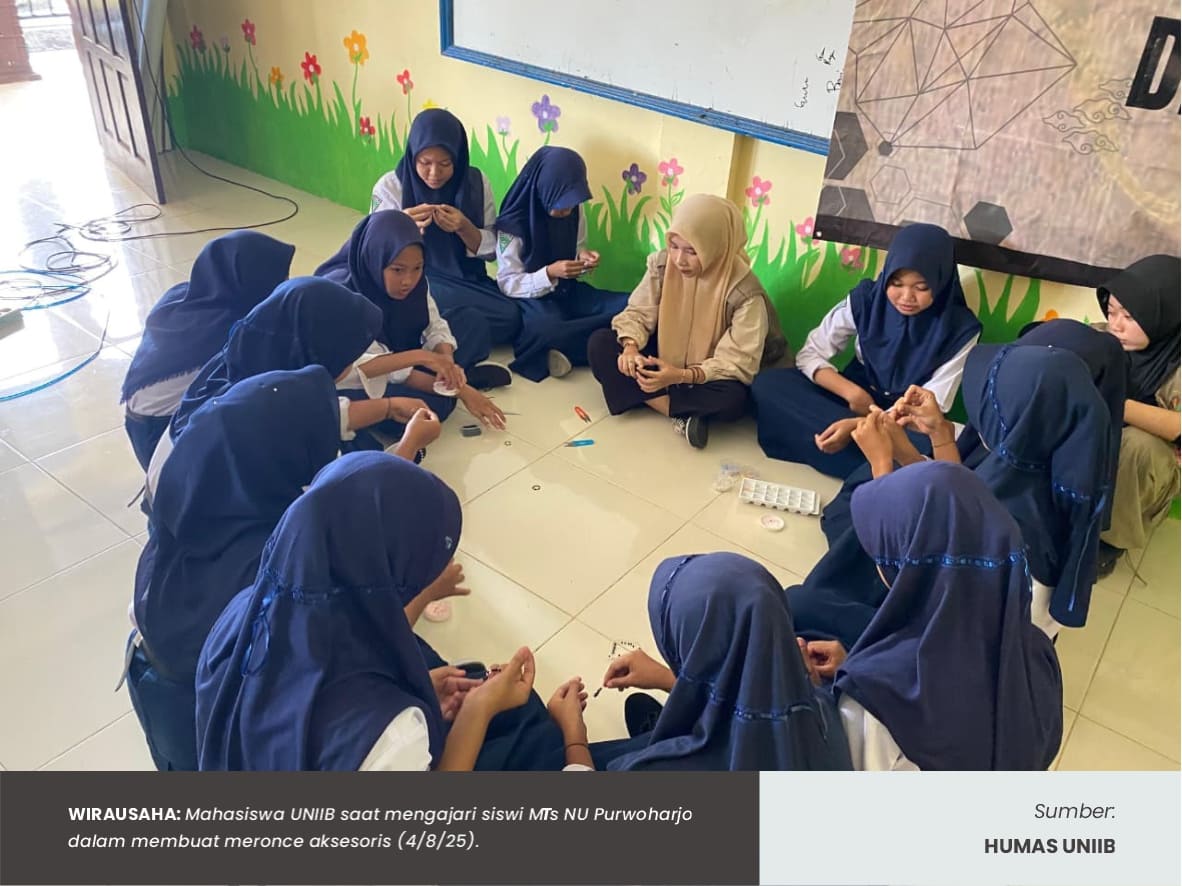 PROKER KLASTER EKONOMI SYARIAH: LATIH SISWA MTS NU PURWOHARJO BERWIRAUSAHA DENGAN MERONCE AKSESORIS