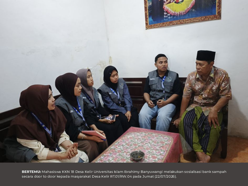 Mahasiswa KKN-PPM 18 Desa Kelir Laksanakan Sosialisasi Door to Door Program Bank Sampah