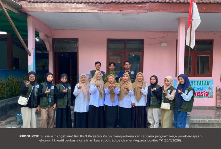 MAHASISWA GELAR SURVEI DI TK PARIJATAH KULON, MATANGKAN PROGRAM PEMBERDAYAAN LEWAT KERAJINAN KAWAT BULU