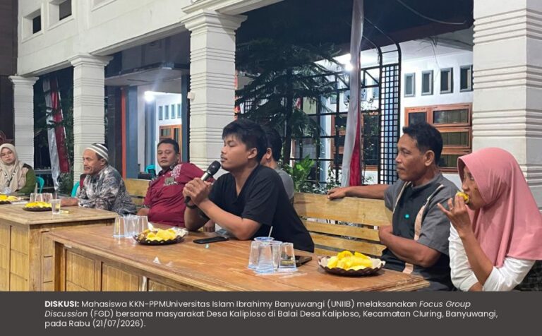 PELAKSANAAN FOCUS GROUP DISCUSSION BERSAMA MASYARAKAT DESA KALIPLOSO DI BALAI DESA KALIPLOSO