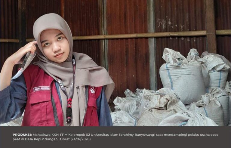 Dampingi Usaha Coco Peat, Mahasiswa KKN-PPM Kelompok 02 Bantu Pelaku Usaha Baru Pahami Kewajiban Pajak