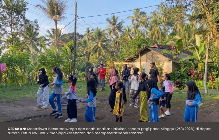 Tingkatkan Kesehatan Warga, Mahasiswa Ajak Masyarakat Senam Pagi Bersama
