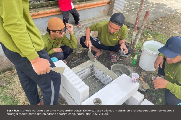 PROSES PEMBUATAN ROCKET STOVE : PEMBAKARAN SAMPAH MINIM ASAP BERSAMA MASYARAKAT DUSUN KALIREJO, DESA KALIPLOSO