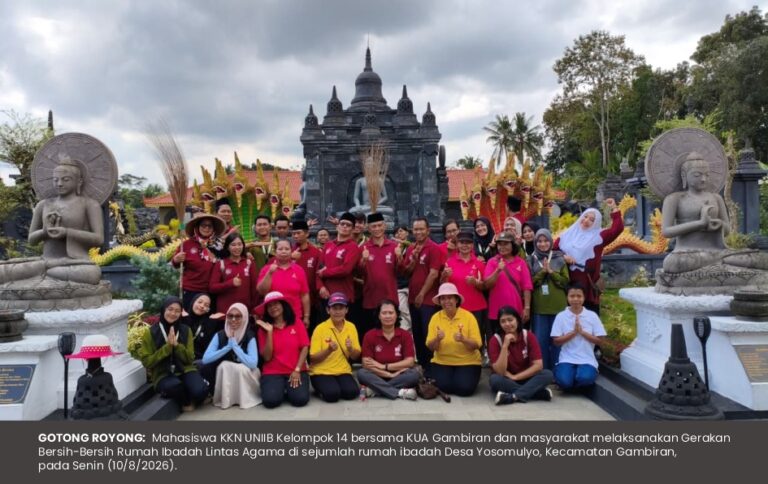 KKN UNIIB Bersama KUA Gambiran Gelar Gerakan Bersih-Bersih Rumah Ibadah Lintas Agama