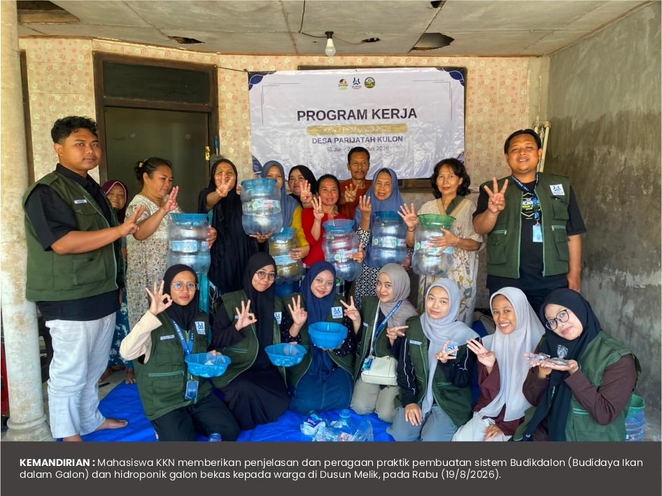Inovatif dan Ramah Lingkungan, Mahasiswa KKN Gelar Pelatihan Budikdamber dan Hidroponik Galon Bersama Warga