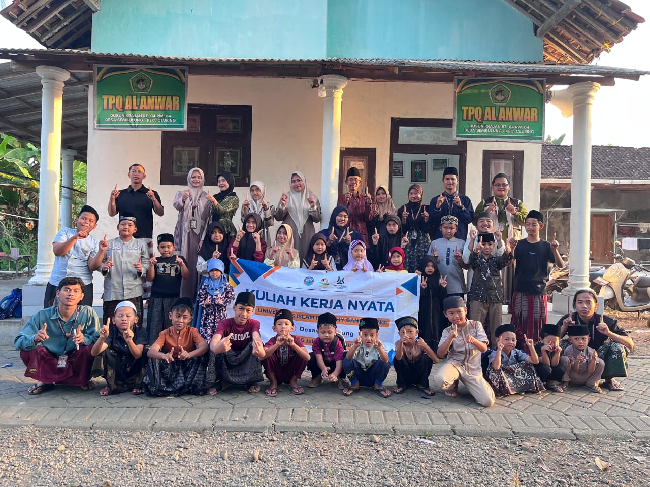 Tanamkan Kepedulian Sejak Dini, Kelompok 11 KKN-PPM UNIIB Gelar Edukasi Peduli Lingkungan di TPQ Al Anwar